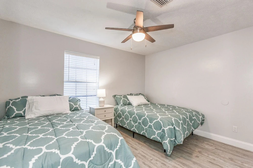 Wisteria Unit A - 2 Br Townhouse