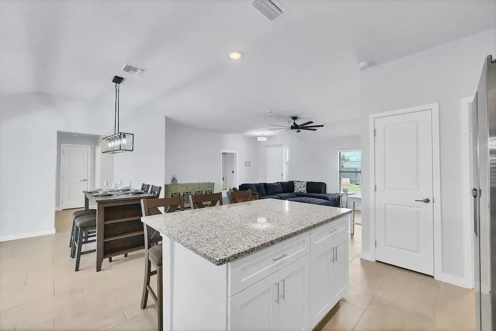 Punta Gorda 4-Bedroom Private Pool Home on Canal 4 Home