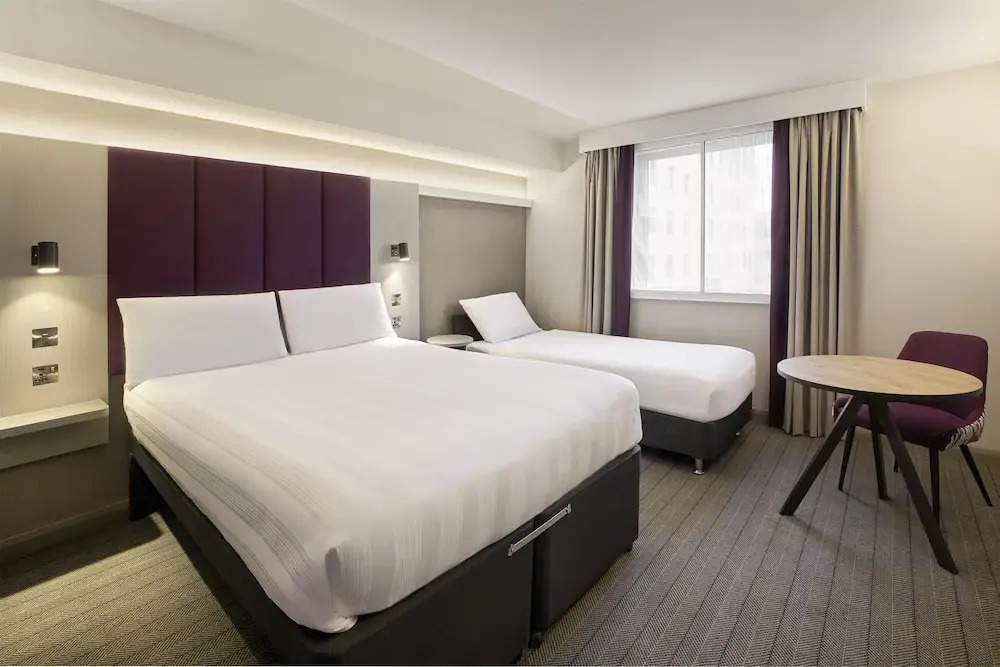 Premier Inn Bedford - Priory Marina