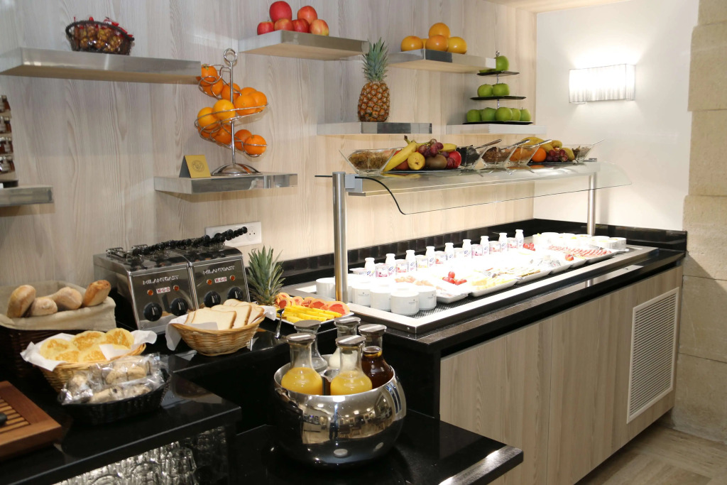 GOLDEN TULIP CANNES HOTEL de PARIS