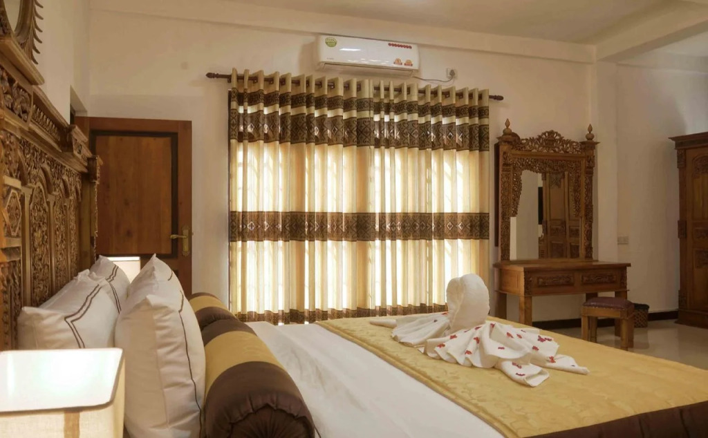 Eagle Regency Hotel