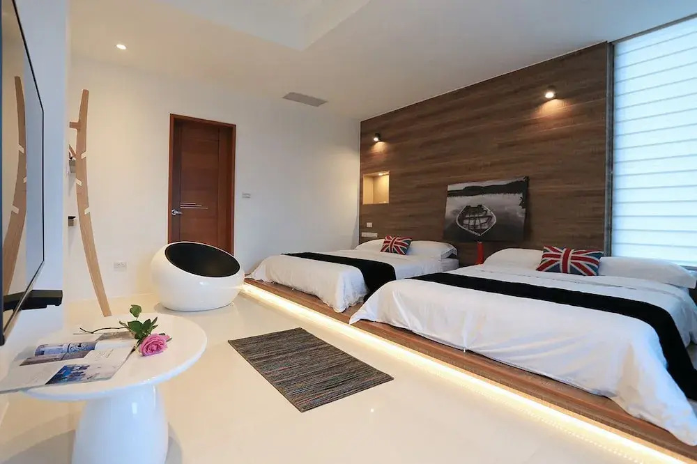 Sixteen Kan B&B