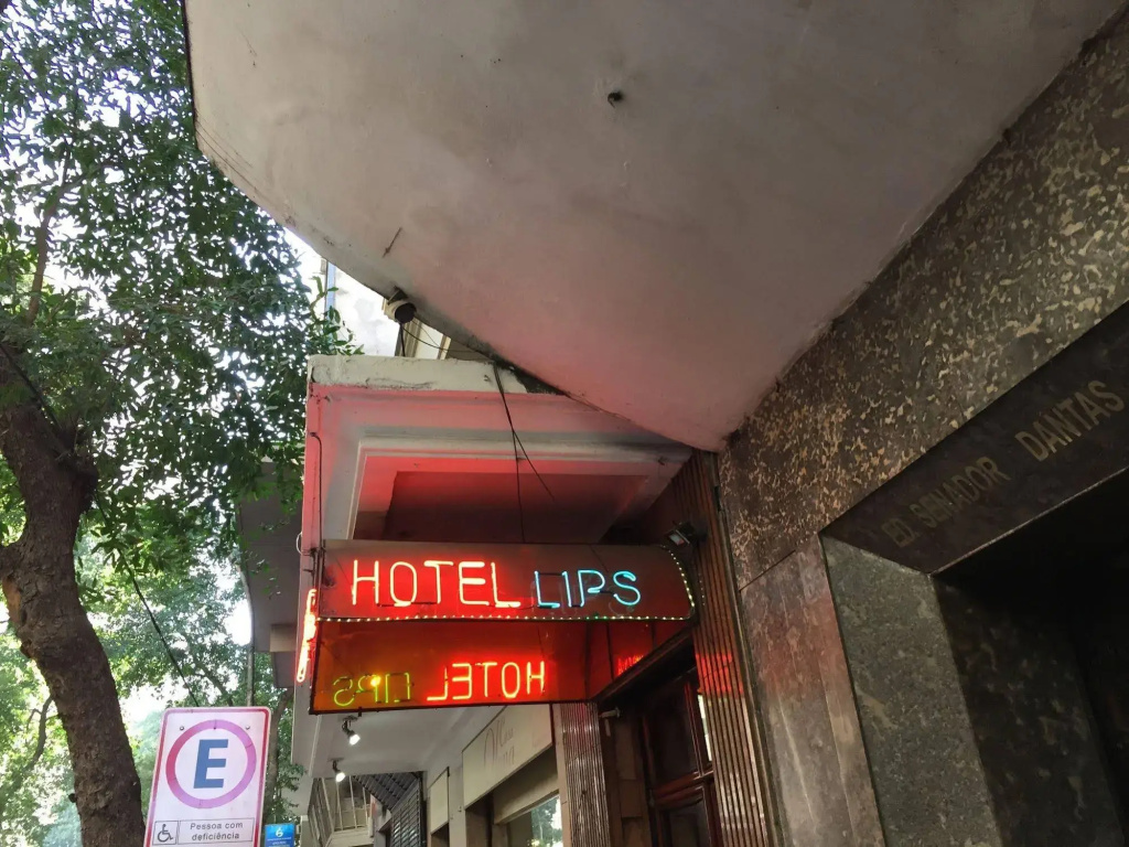 Lips Motel