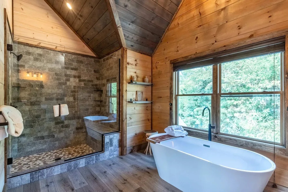 New Lux 4 King Suites Gamerm Hot Tub Views