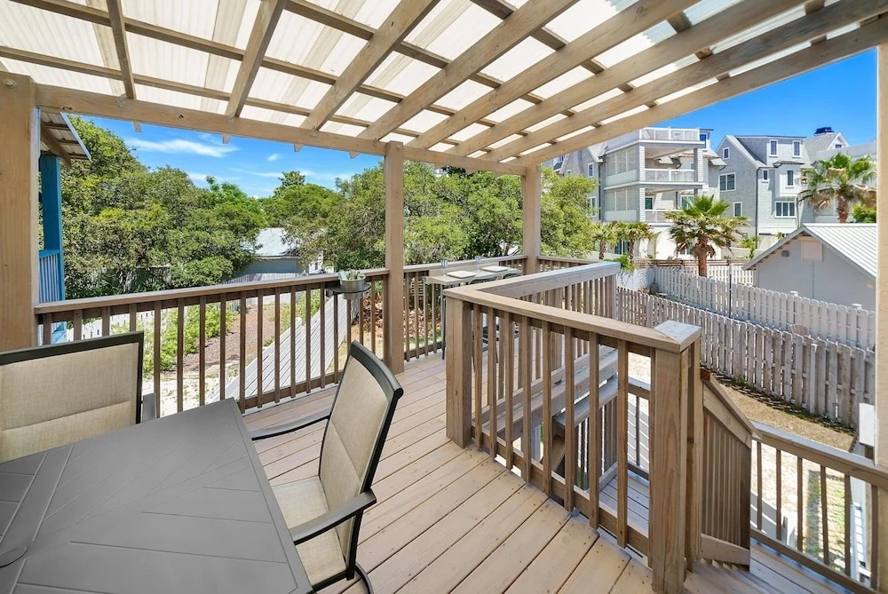 30a Hideaway 2 Bedroom Townhouse by RedAwning