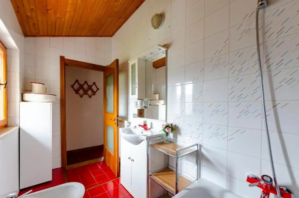ALTIDO Splendid House w/Garden & Green Hills View