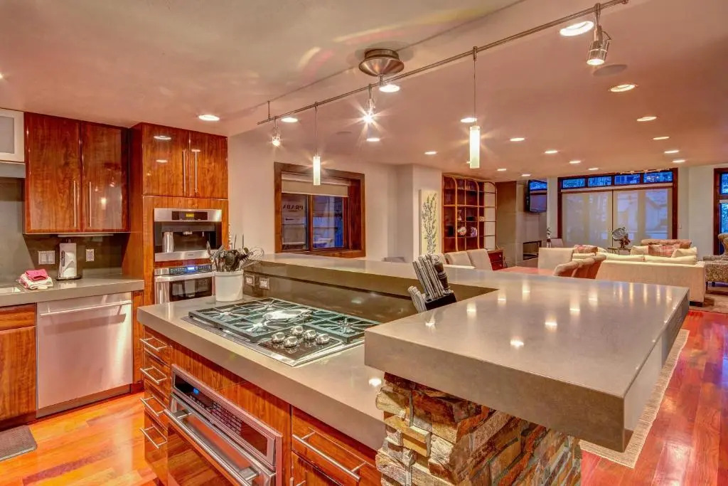 607 Deer Valley Drive