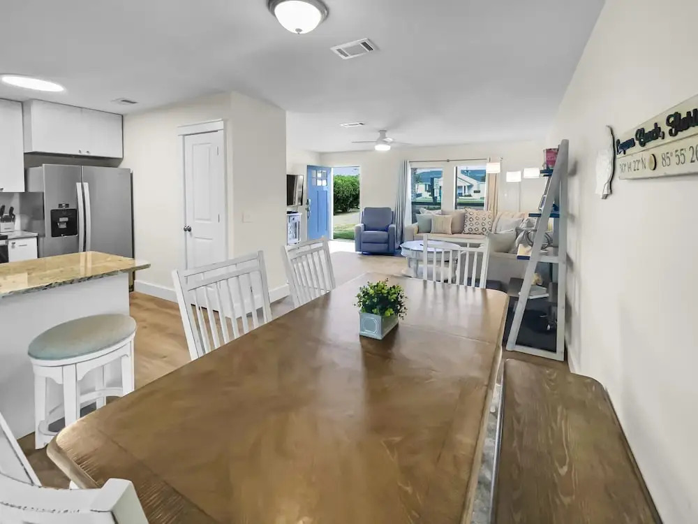 Wanna Go Back 3 Bedroom Home by RedAwning