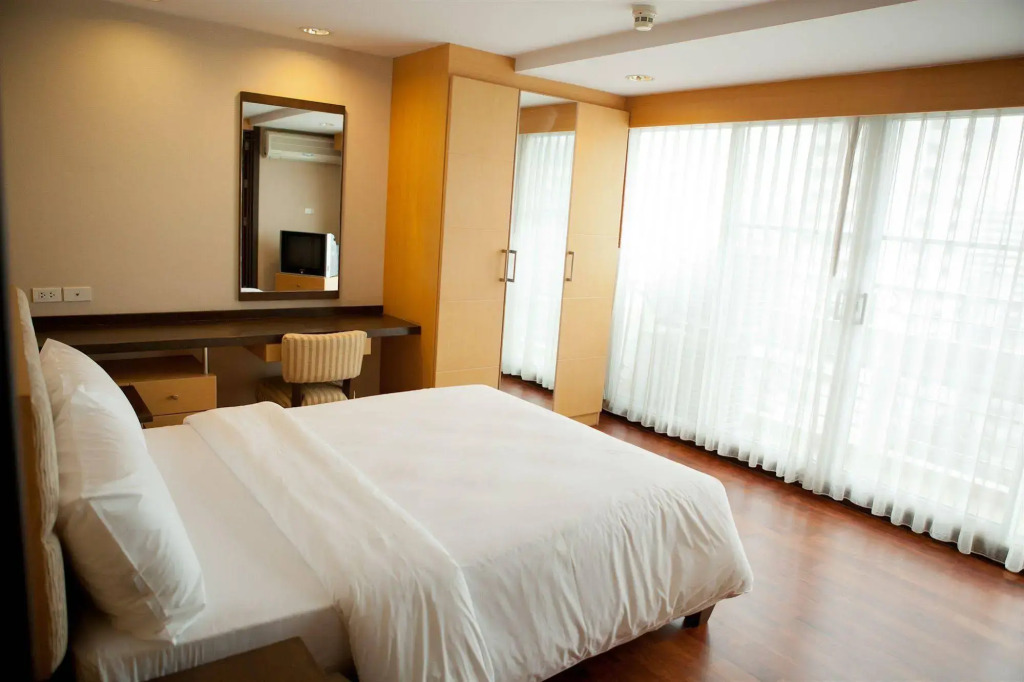 S.M. GRANDE RESIDENCE
