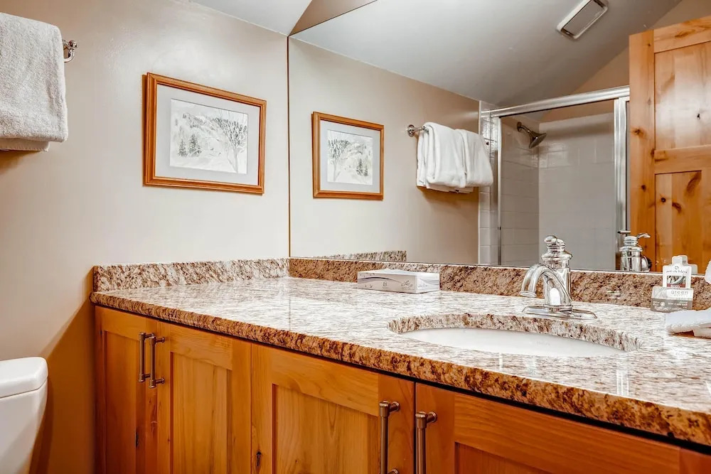 Queen Esther 2447 by Park City Lodging