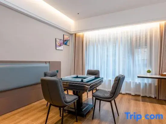 LouHu Hotel (Anshun College Anshun Louhu Ecological Park)