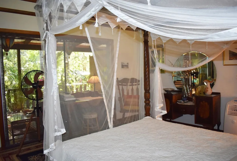 Oskars Rain Forest Retreat