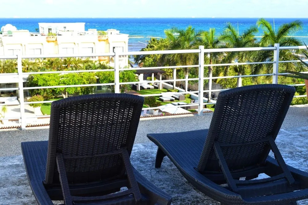 Luxury Condos at Magia