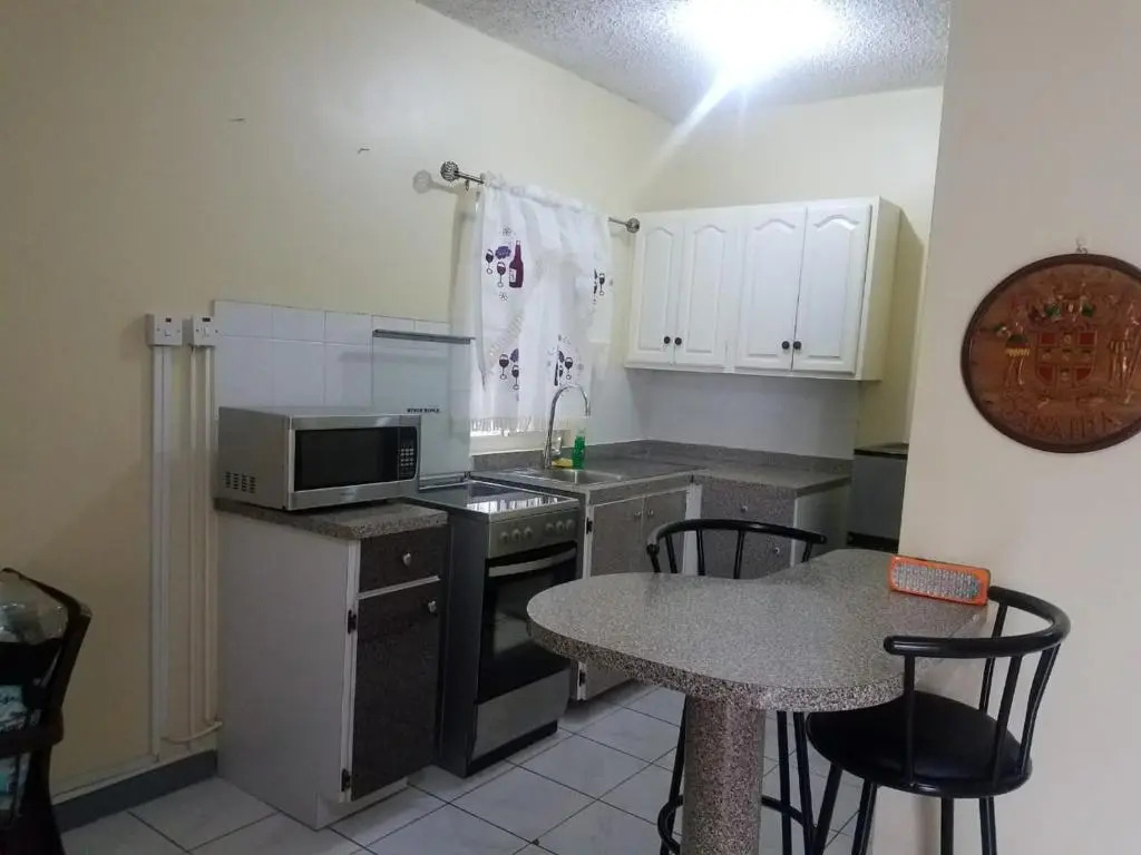 Unity Villa one bedroom apartment close to Montego Bay and Beaches with wifi