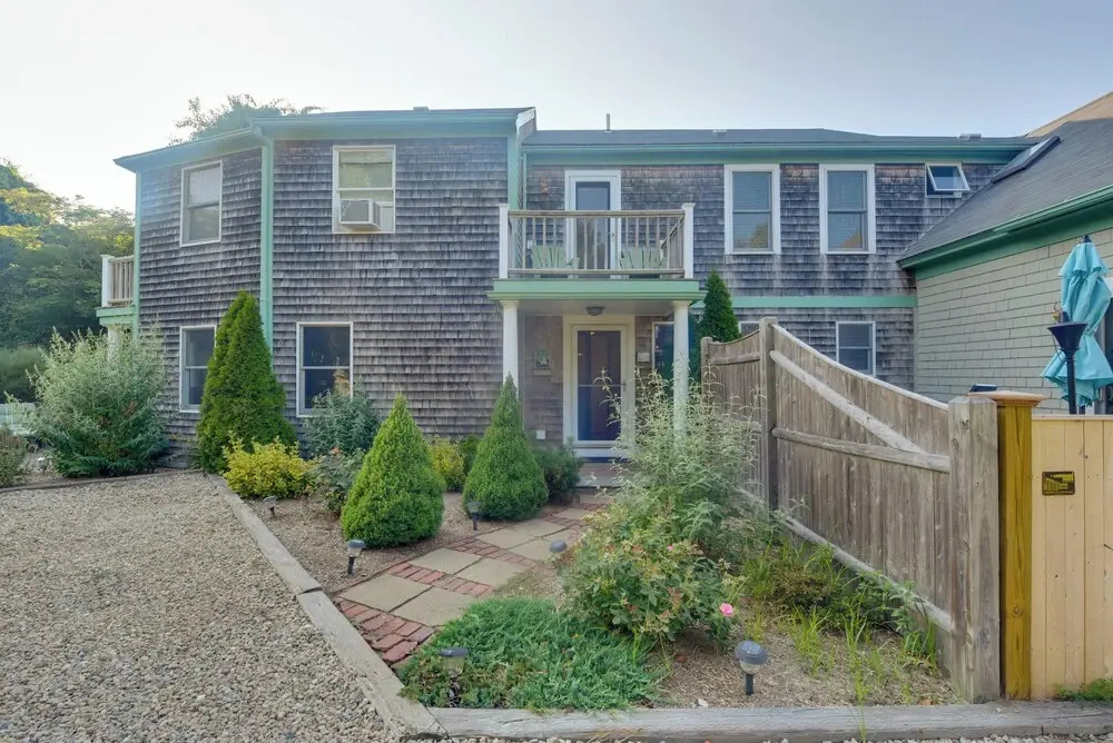 Shop, Dine, Explore Commercial St! Coastal Retreat