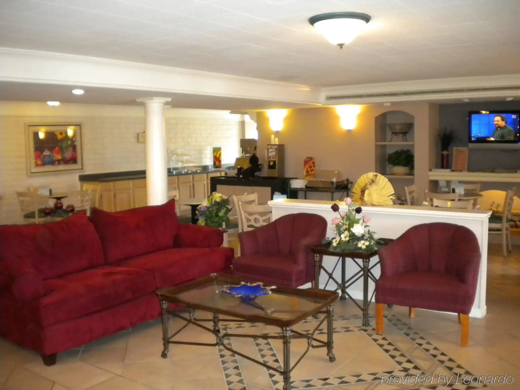 All Seasons Inn & Suites