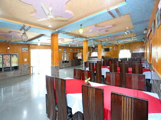 Naman Palace by OYO Rooms