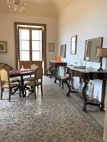 Zia Dina