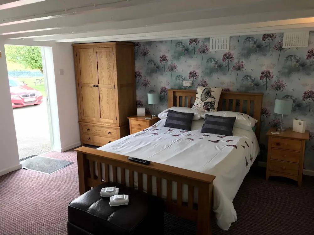 The Waterfront inn
