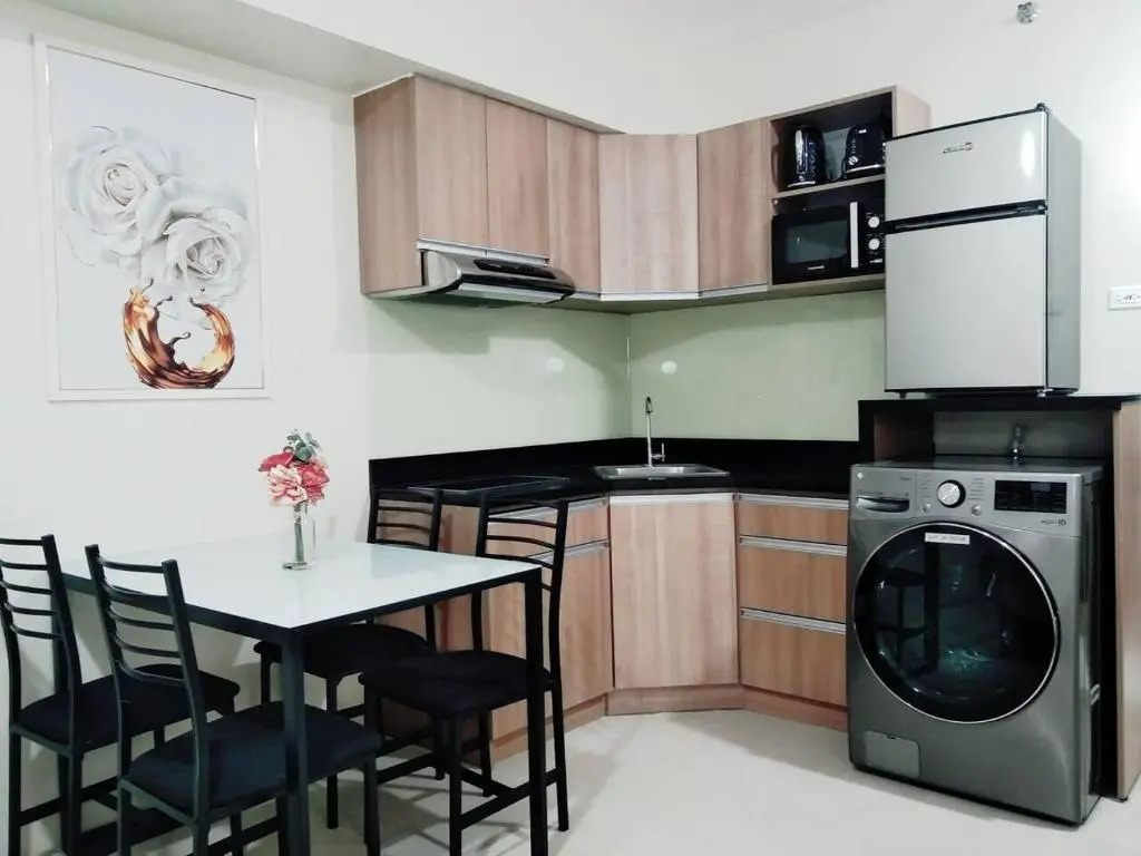 Outdoor Pool Studio Sleeps 2 - Tv, Aircon