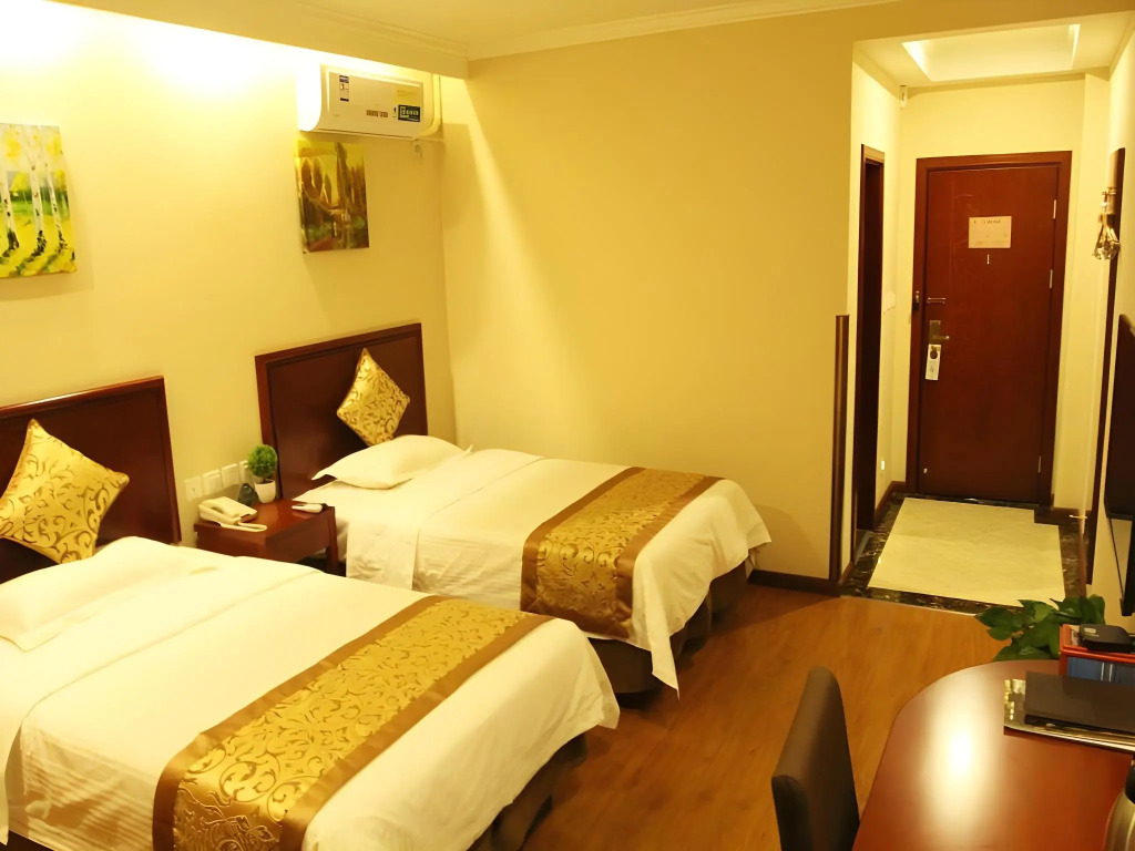 GreenTree Inn ZhangJiaKou XiaHuaYuan District XinChen Road Express Hotel