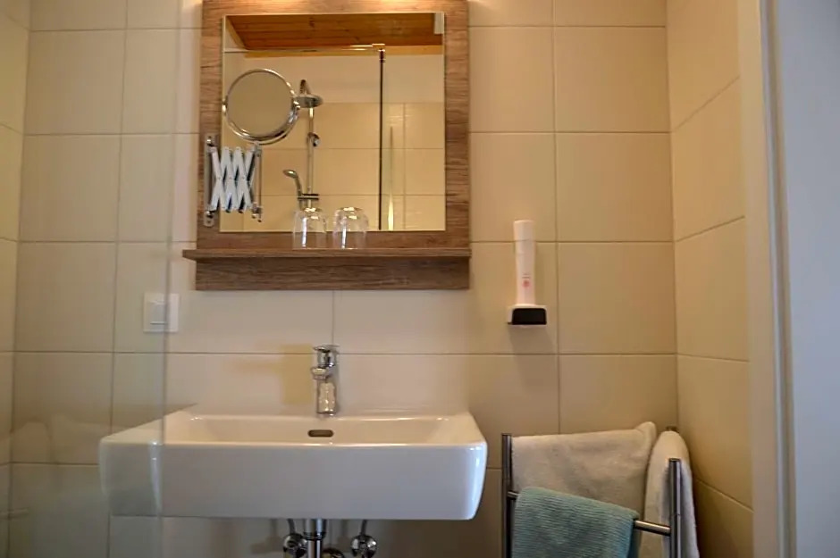 B&B Leonhard 7