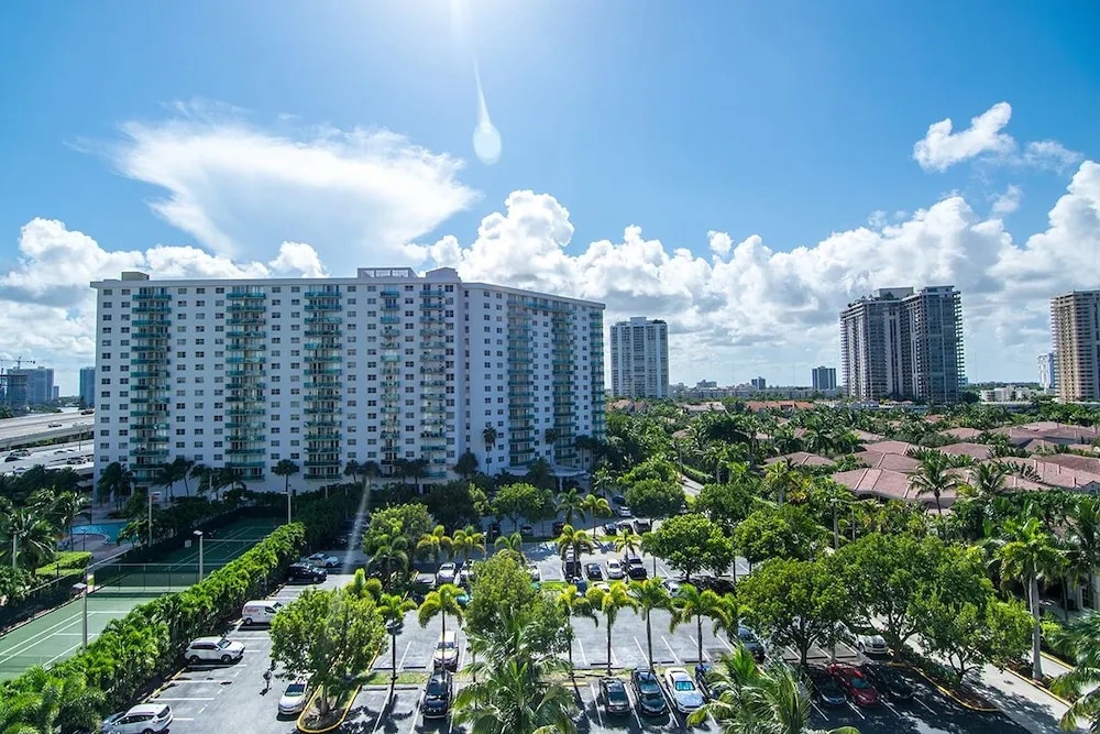 O. Reserve Condominium 2 Bedrooms 2 Bathrooms Condo