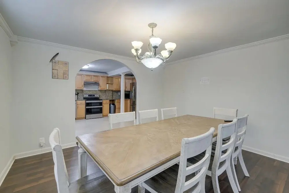 Spacious Triangle Townhome - Near Hiking & Golf!