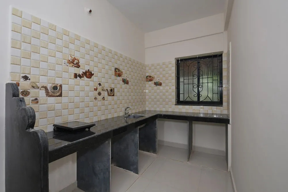 OYO 19828 Home Modern 2BHK Near Club Cubana
