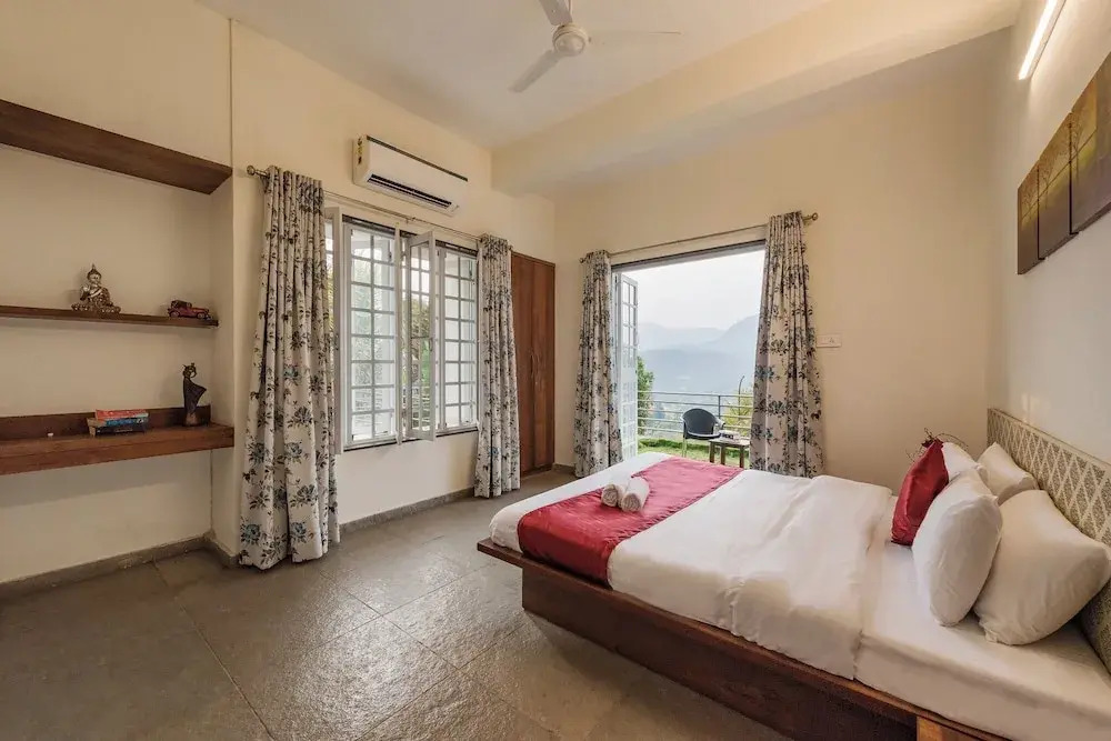 CosmicStays Grey Stone Villa Mountain & Dam View
