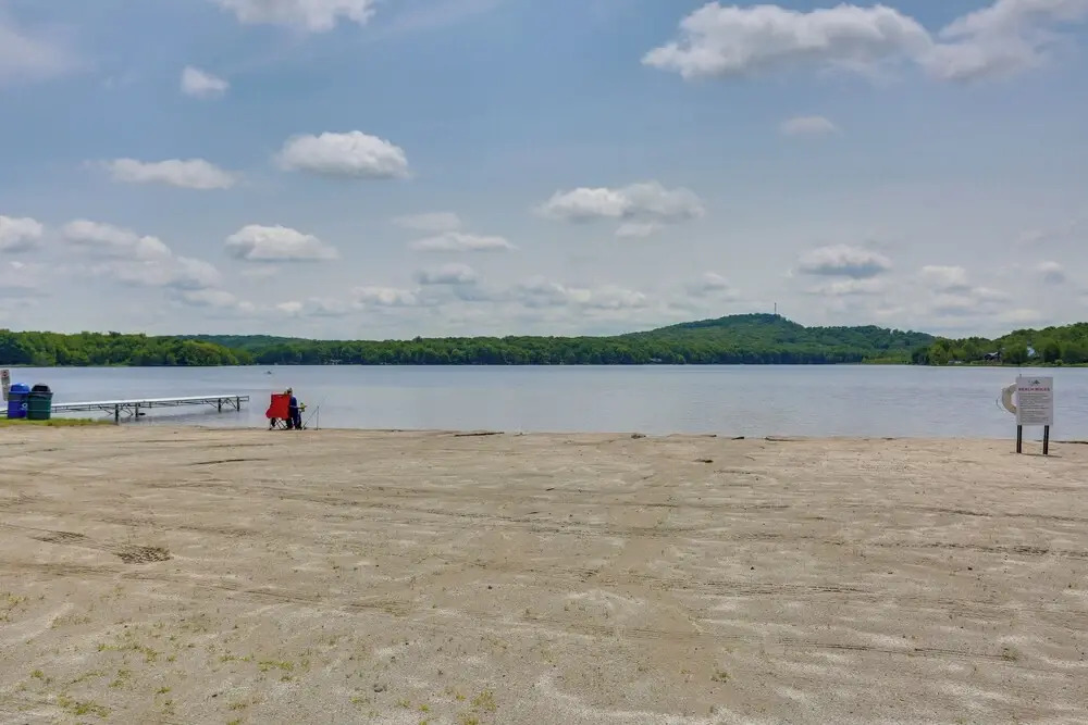 Walk to Beach: Pocono Lake Cabin w/ Pool Access!