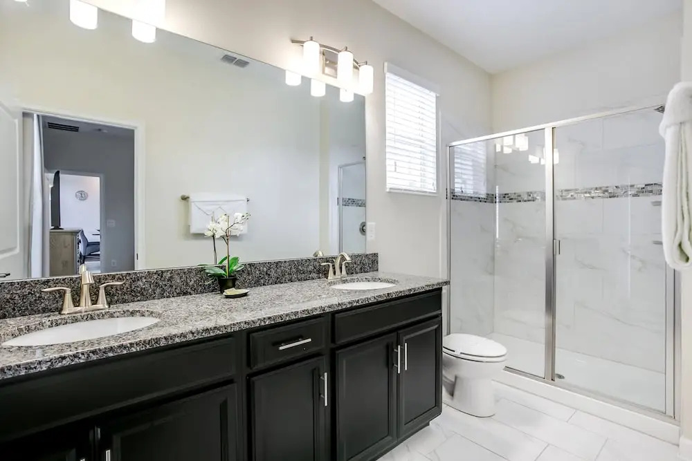 5 Bdrm Gated Golf Community Villa