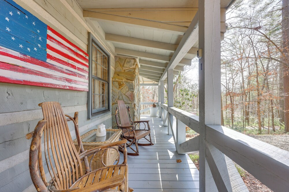 'peace of Aska' Cabin w/ Hot Tub & Fire Pit!