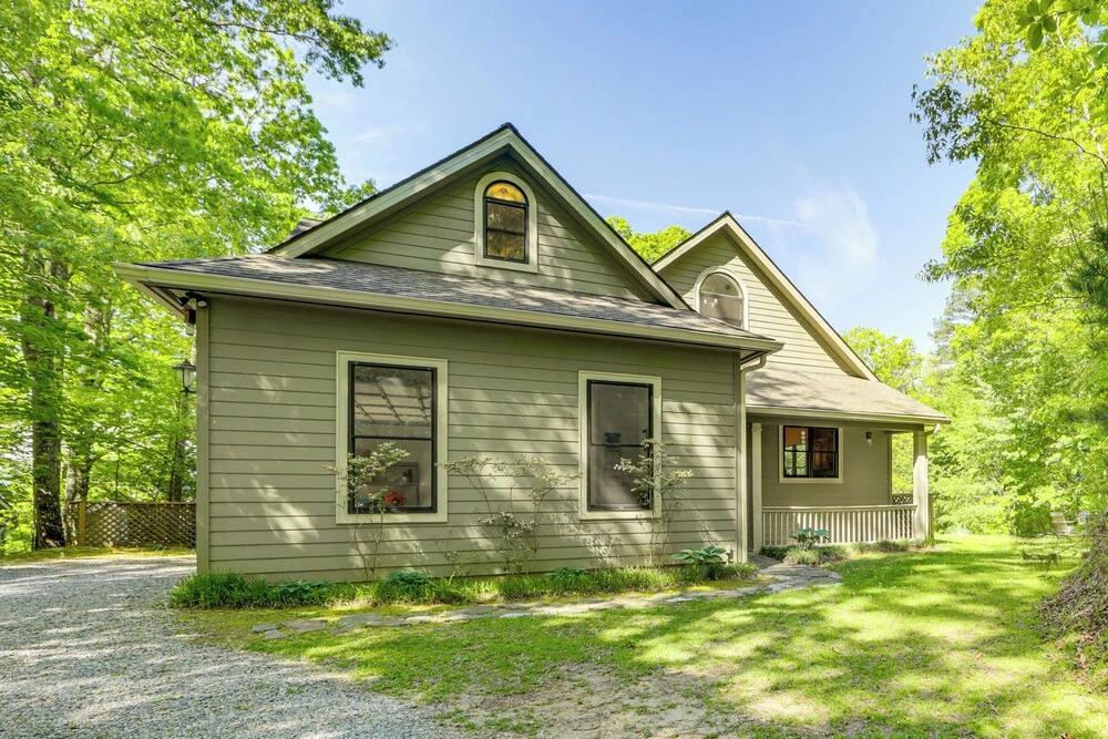 Mountain View Home: Hike, Raft, Golf + More!