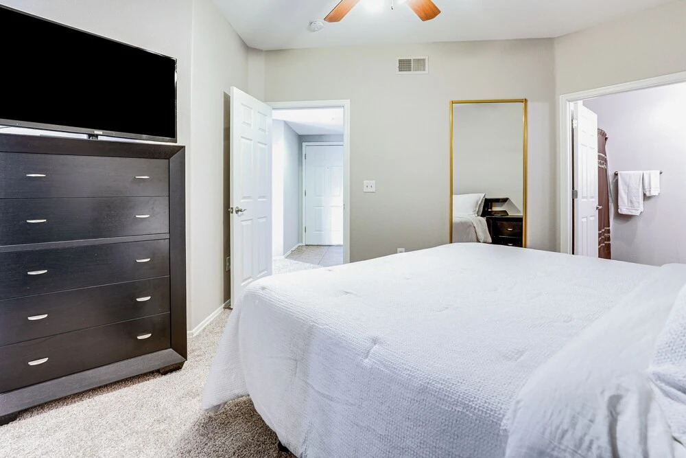 Quiet Phoenix Condo Near Westgate & Hiking Areas
