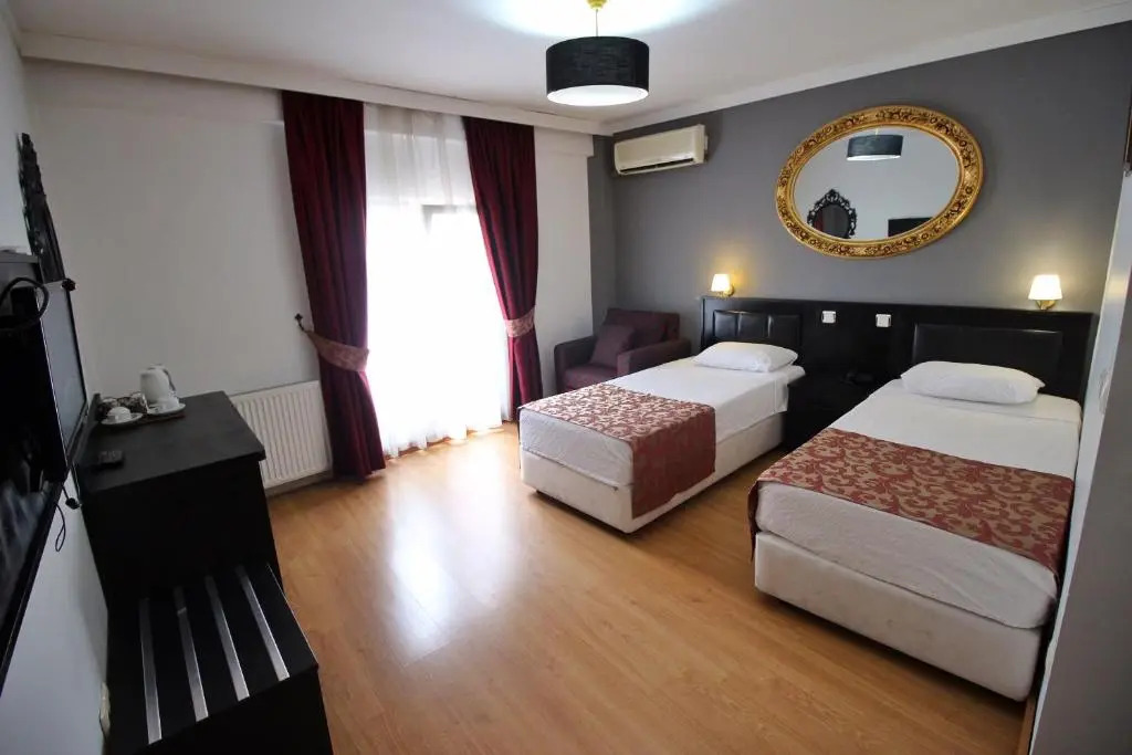 Flower Palace Hotel