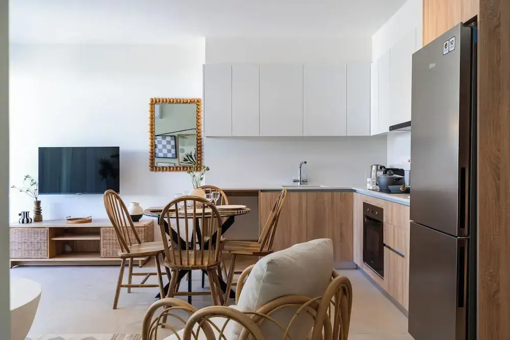 Jas Living - Chic Apts & Balconies in Larnaca
