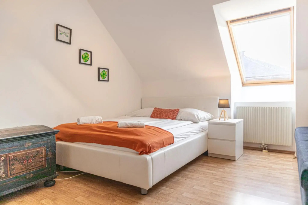 Lovely 2 Apartments - Suitable for Long Stays