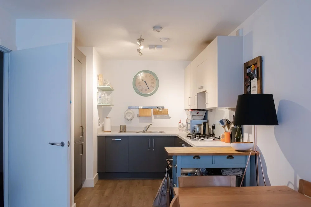 Cozy Modern Apartment In East London