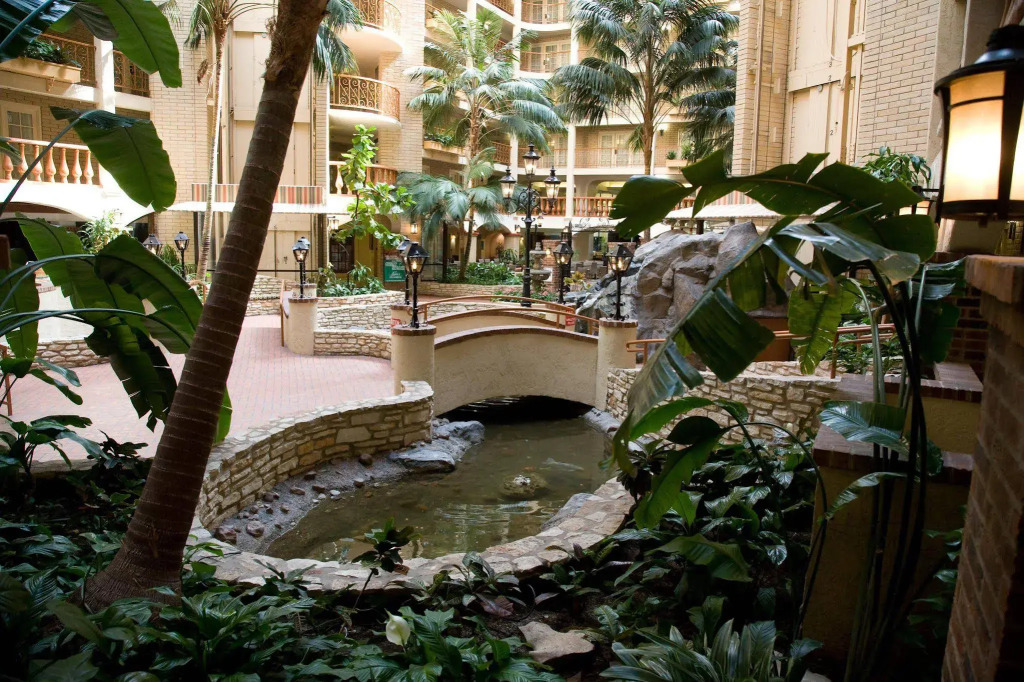 Embassy Suites by Hilton Austin Central