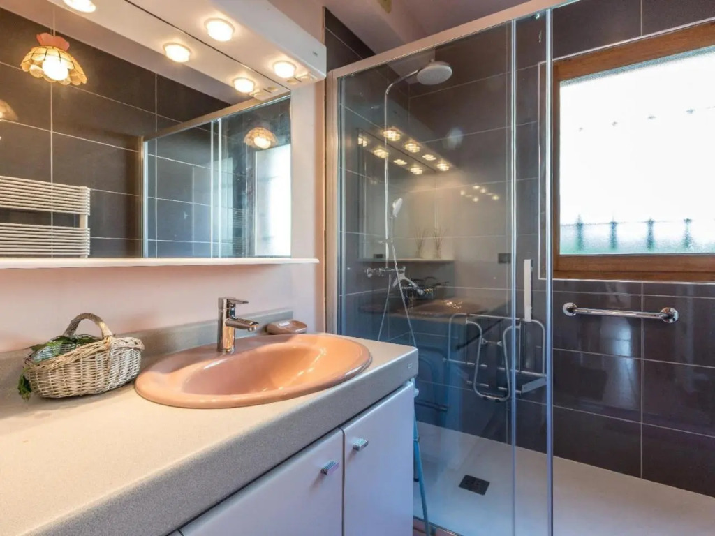 Chalet La Clusaz, 5 pièces, 9 personnes - FR-1-437-56