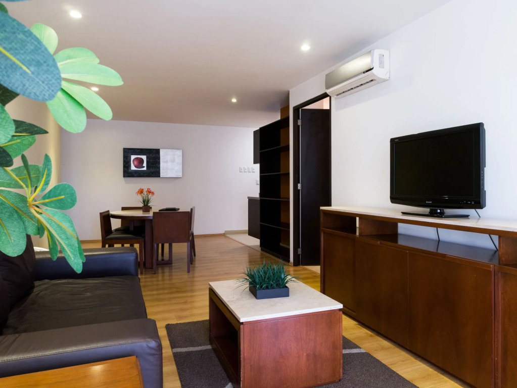 Ventura Hotel & Suites