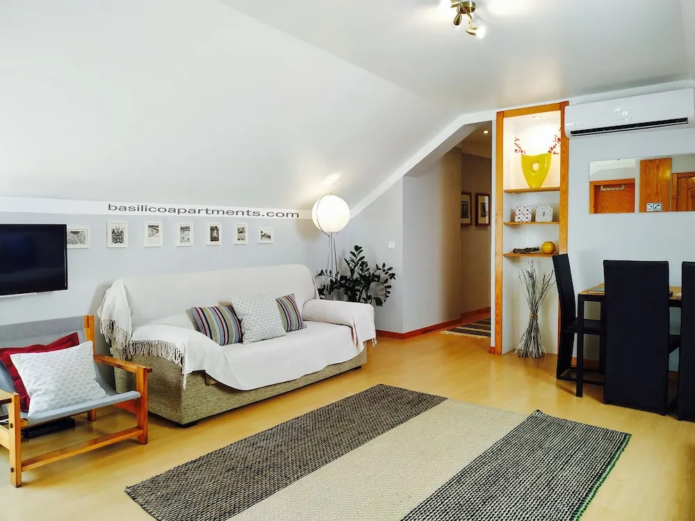 Studio for two next to Alfama and flea market