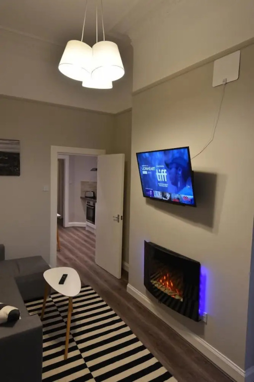 First - Slateford House Apartment