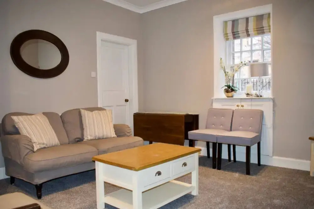 Historic 4 Bedroom Apartment in Dean Village, Edinburgh