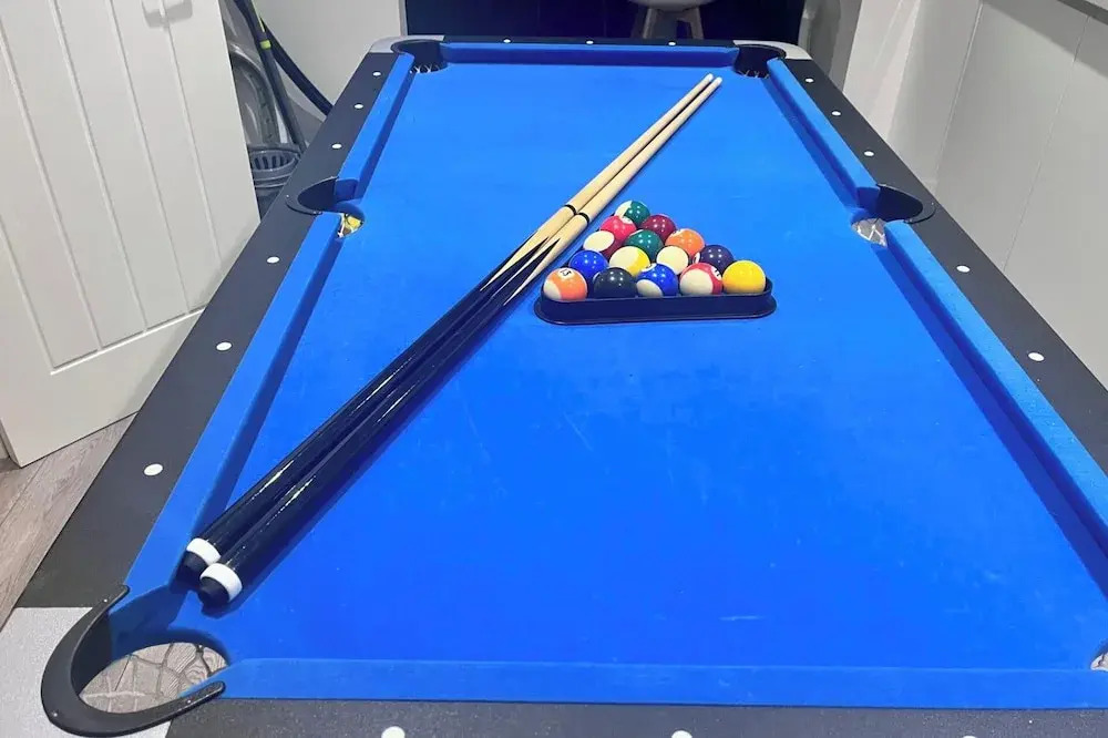 House - Sleeps 12 - Hot tub - Pool Table - Parking