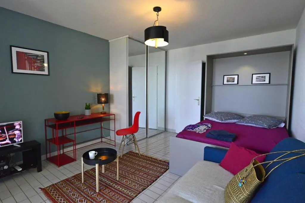 Studio de 33 m2, vue et bord de mer, parking