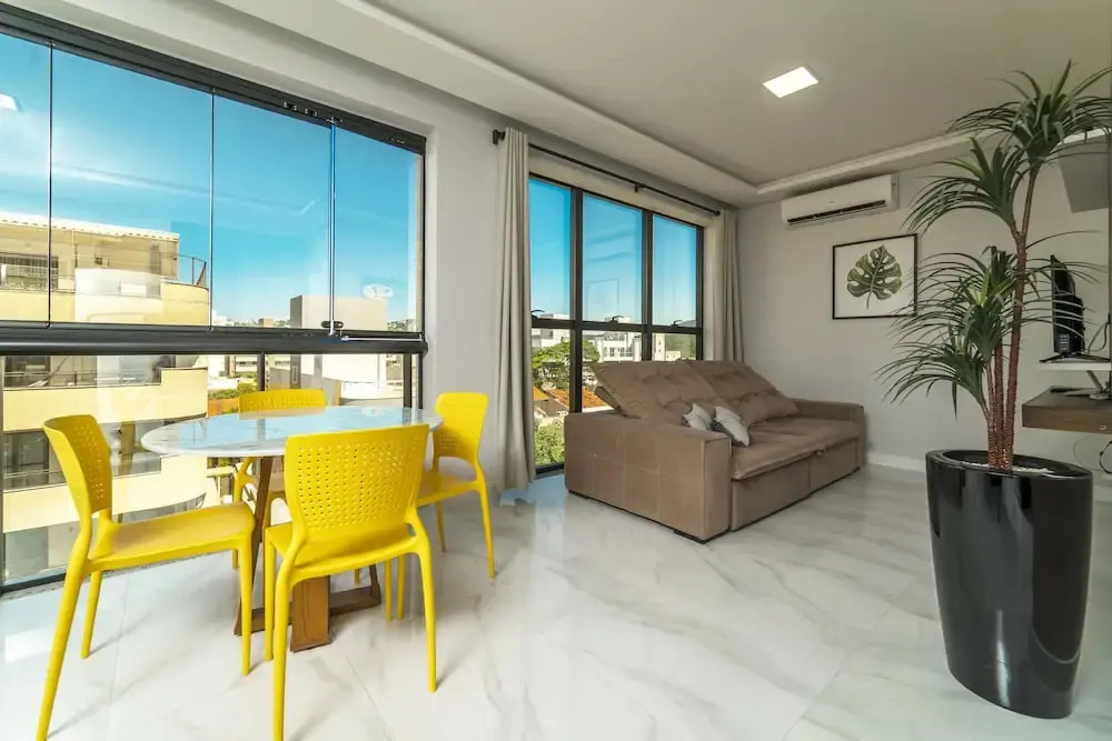 Apartamento 2 Quartos com Piscina - 715