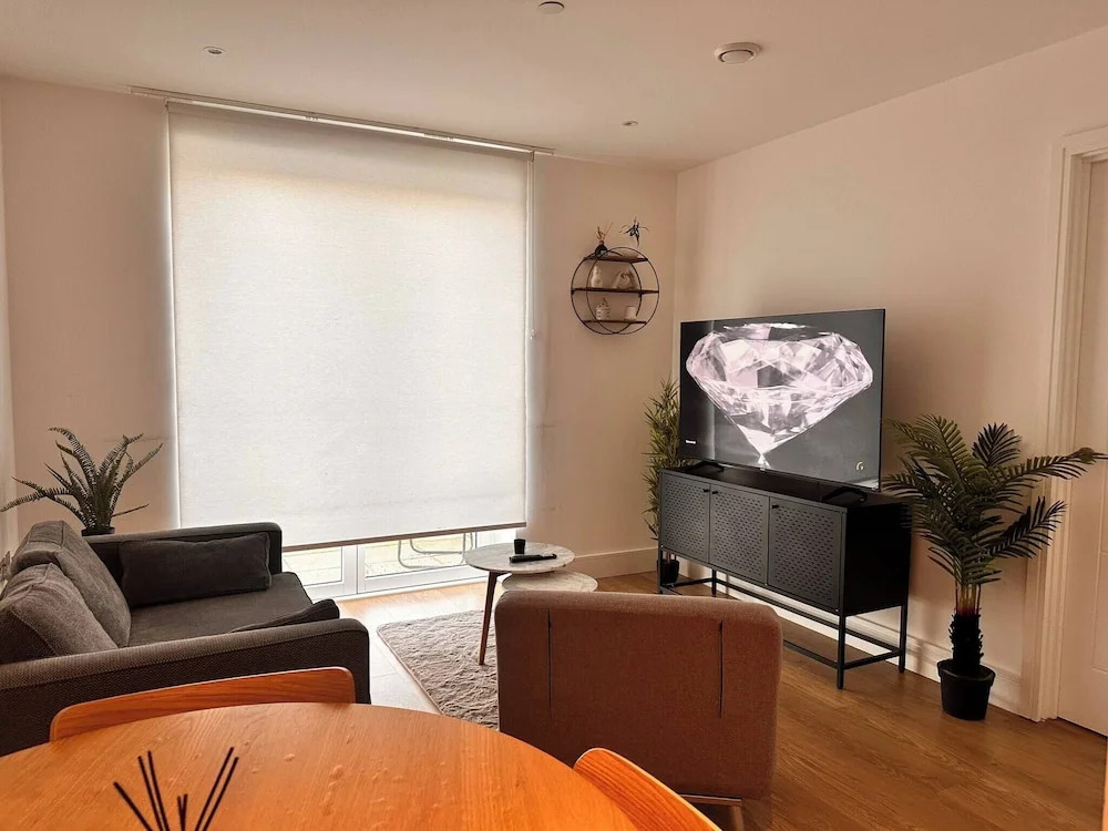 Cozy one Bedroom With a Big Balcony and Parking