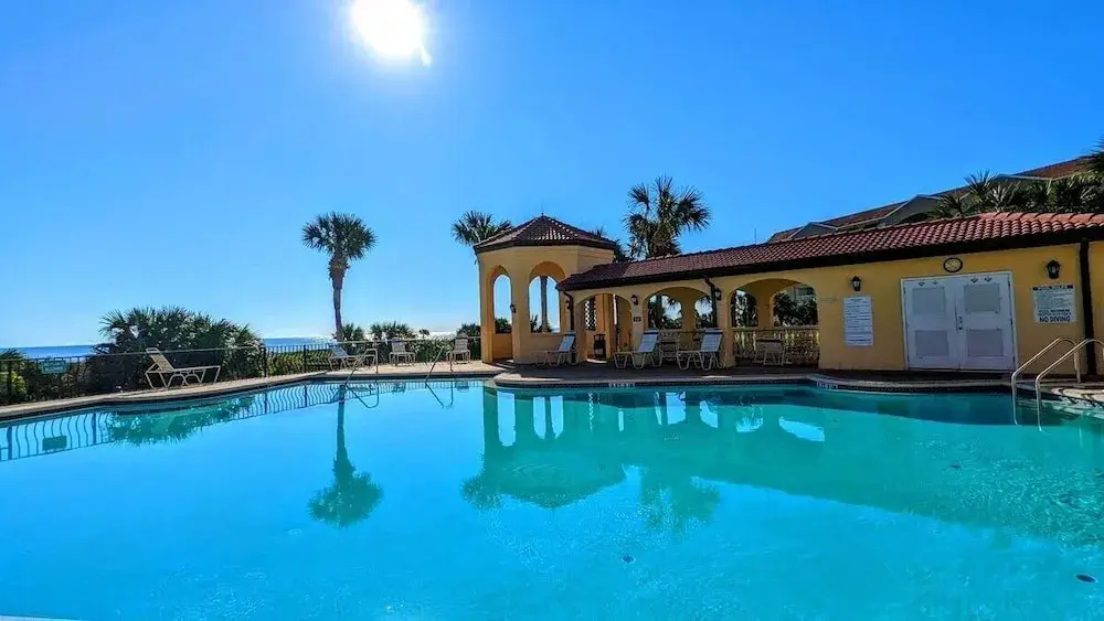 Surfclub Retreat 6th Floor Penthouse Corner! Wraparound Balcony! Ocean Views!